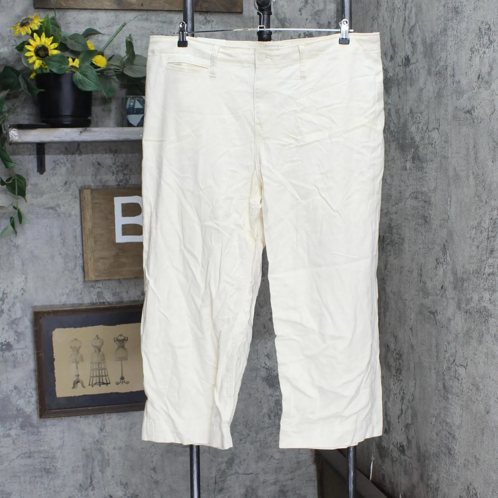 A New Day Women's High-Rise Wide Leg Cropped Pants 77594696 Cream Off White 18
