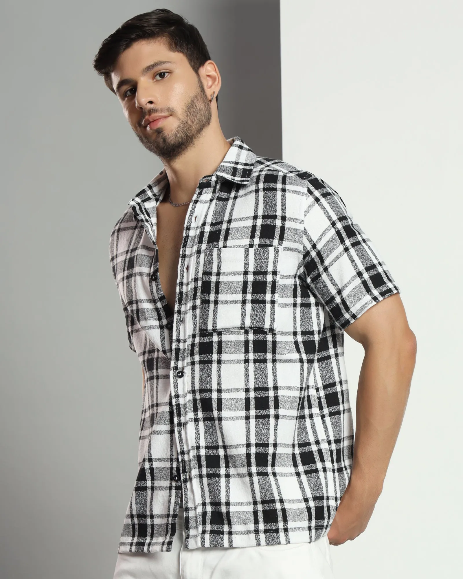 Chimpaaanzee Men Black & White Regular Fit Shirt