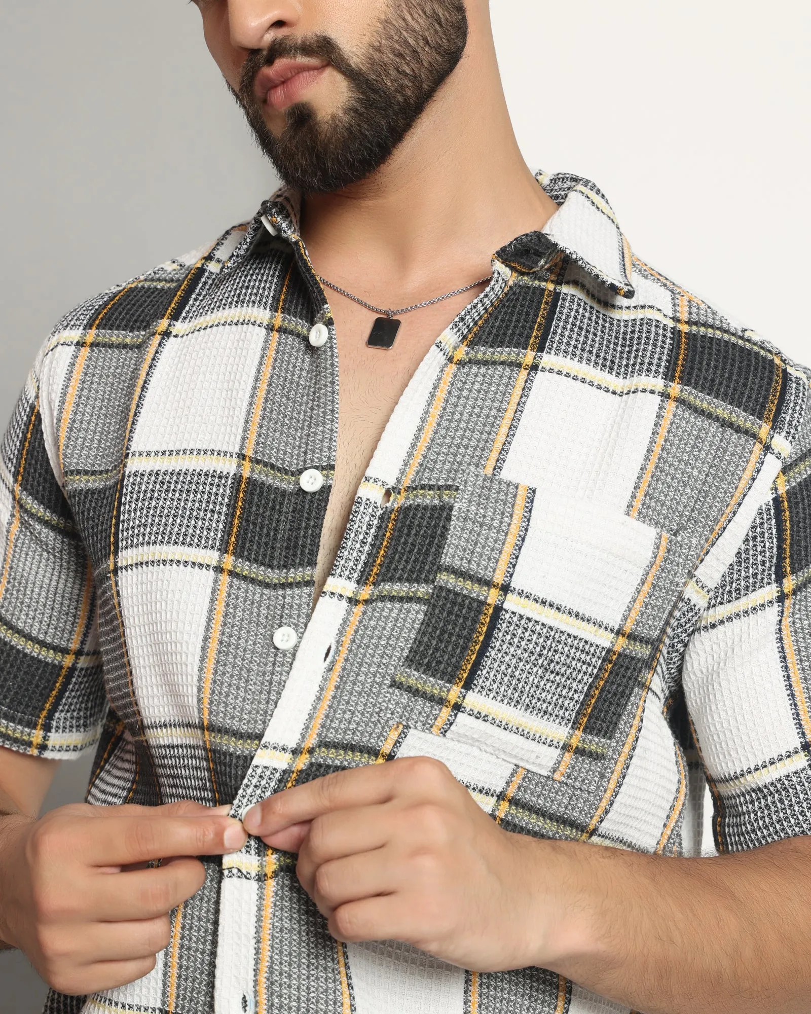 Chimpaaanzee Men Grey & White Regular Fit Shirt