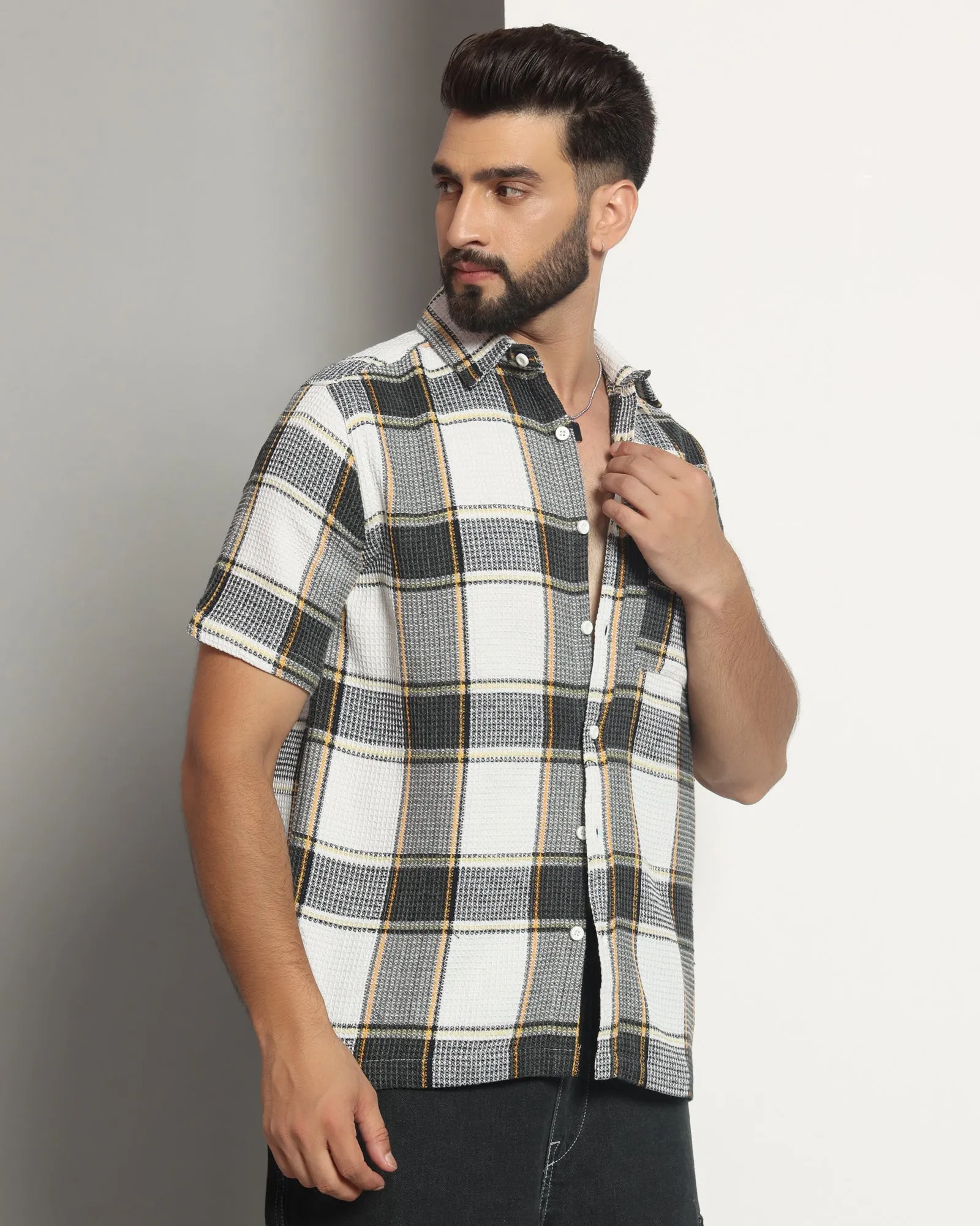 Chimpaaanzee Men Grey & White Regular Fit Shirt