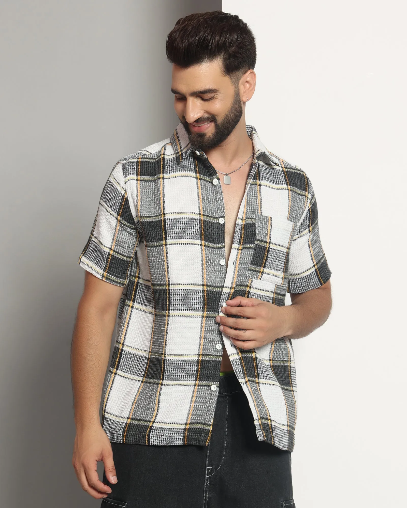 Chimpaaanzee Men Grey & White Regular Fit Shirt