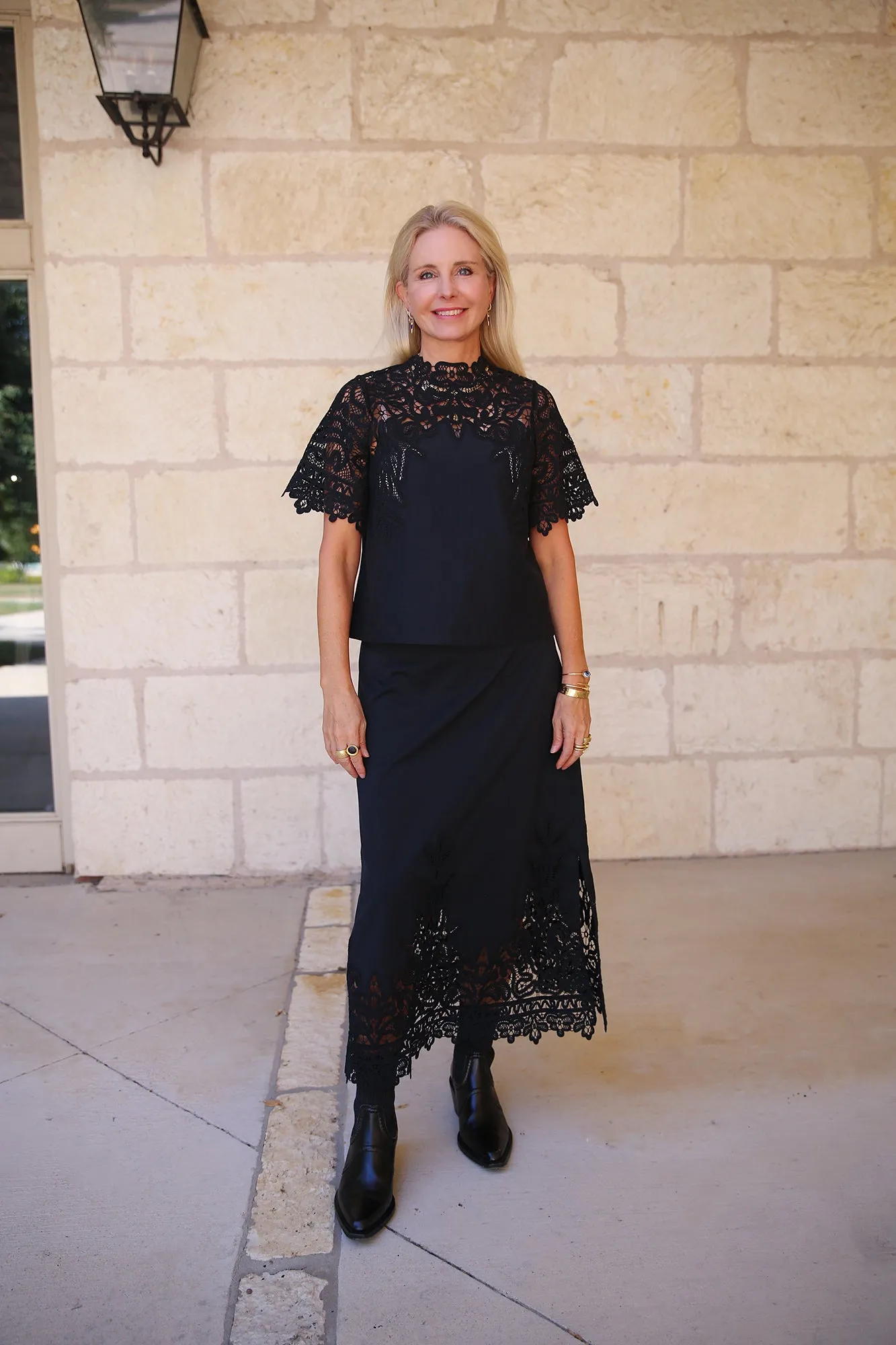 Delia Black Lace Short-Sleeve Top Noir