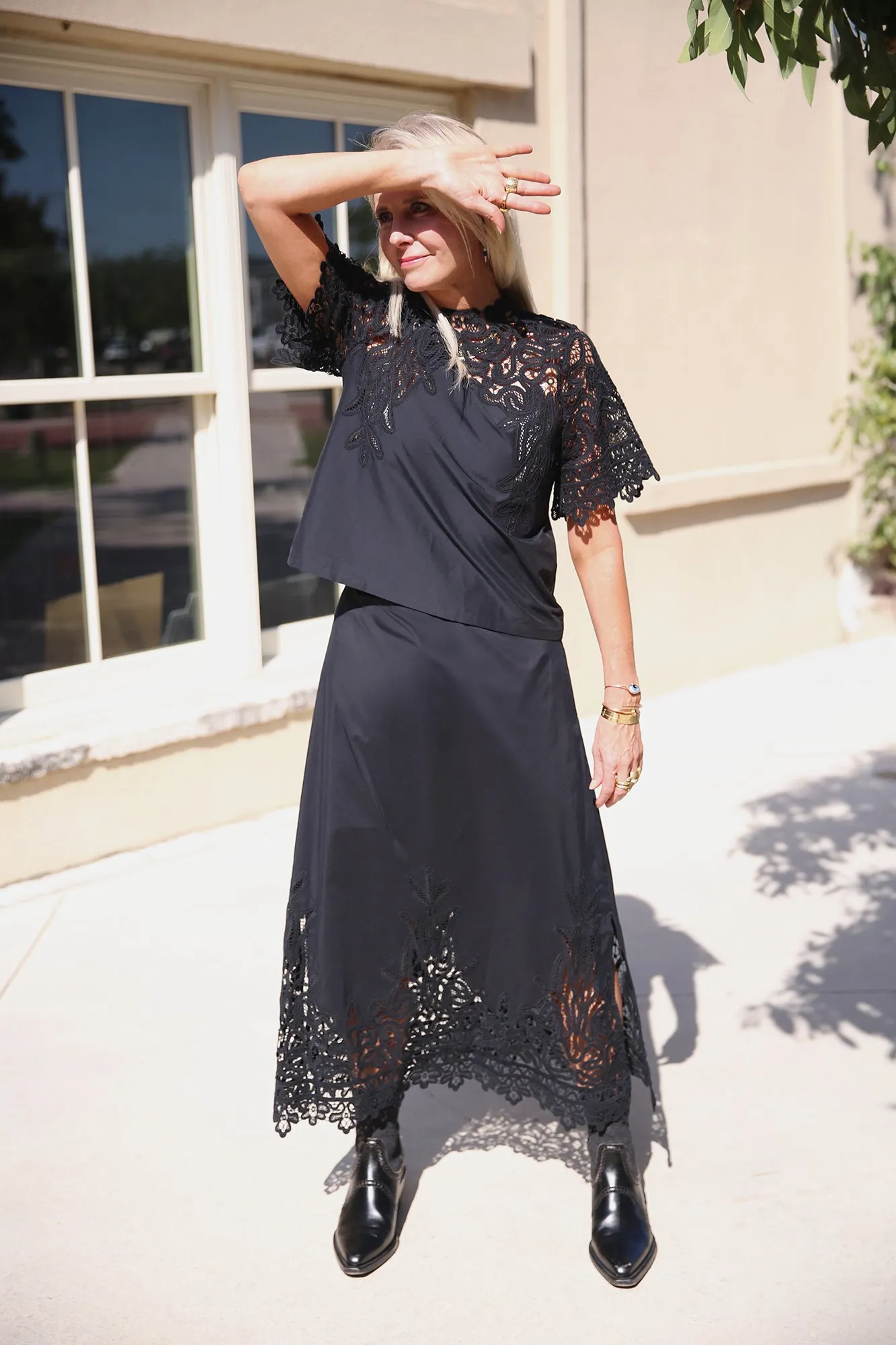 Delia Black Lace Short-Sleeve Top Noir