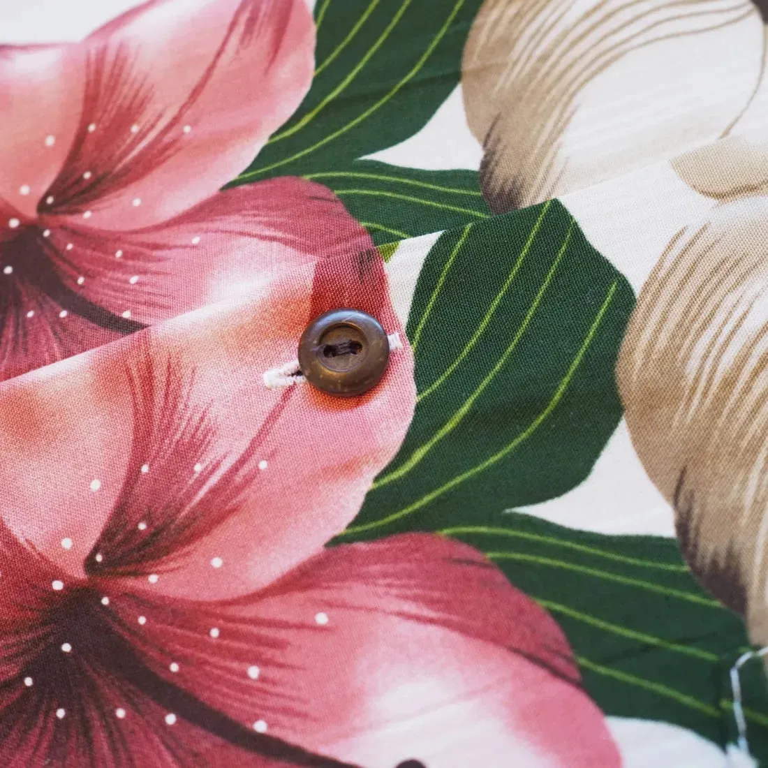 Vintage Aloha Cream Hawaiian Rayon Shirt